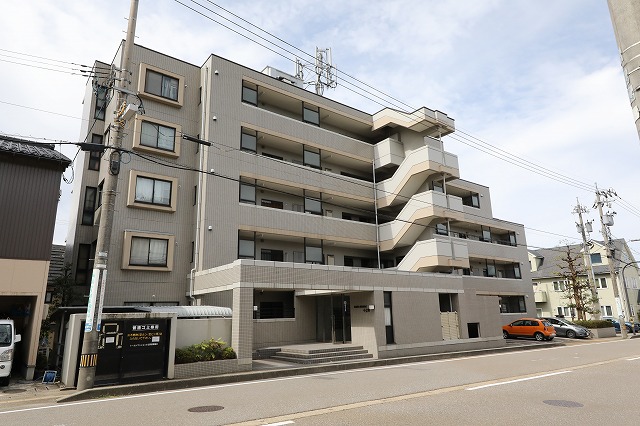 トーカンマンション小立野1階