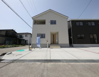 金沢市南森本町ワ　戸建