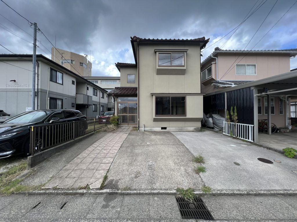 戸建て　金沢市近岡町