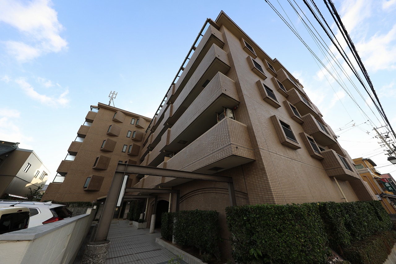 ロイヤルシャトー寺町台　1階